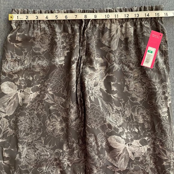NWOT Silky Gray Floral Xhilaration Sleepwear Pants size Medium - Picture 7 of 11